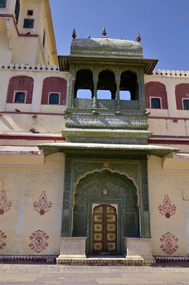 07 City-Palace,_Jaipur_DSC5199_b_H600